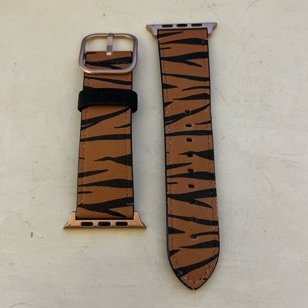 Casetify Tiger Print Apple Watch Band 42/44 - Picture 2 of 3
